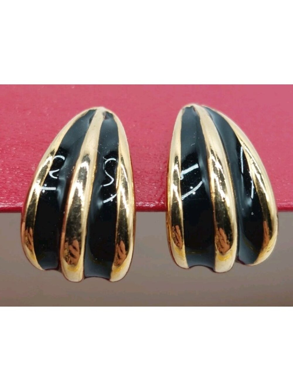 Teardrop Earrings Clip Black Enamel & Gold Tone 1” Mint Classic